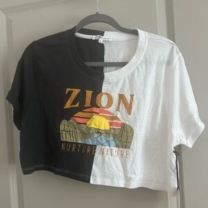 NWT Zion Graphic Crop Top l L